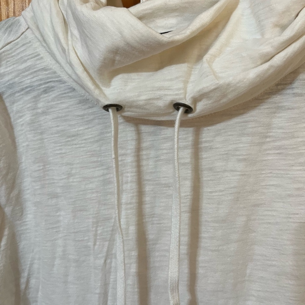 Cozy White Hoodie with Drawstring - Picture 3 of 6